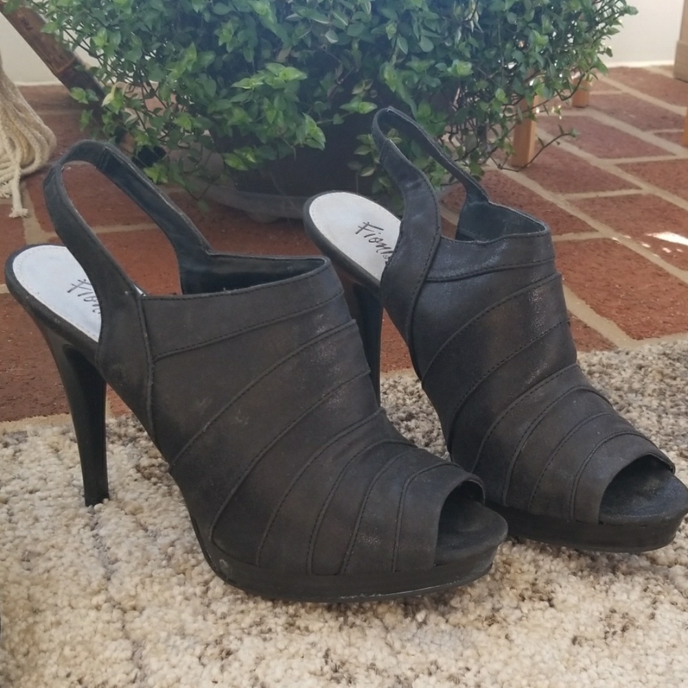 Fioni black heels